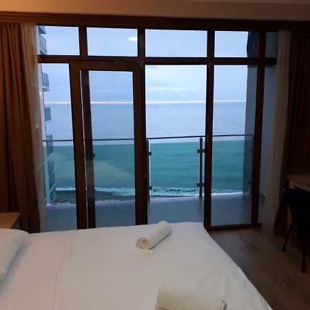 Jemka'S Modern Apartment Batumi Eksteriør bilde